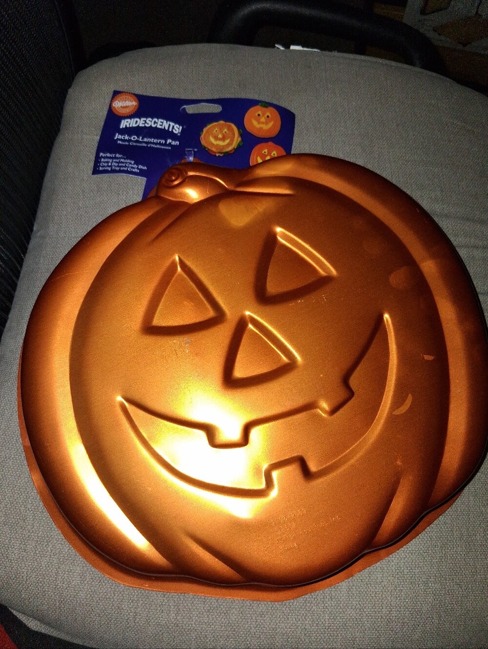 Pumpkin Jack-O'-Lantern Cake Pan - Metallic Orange